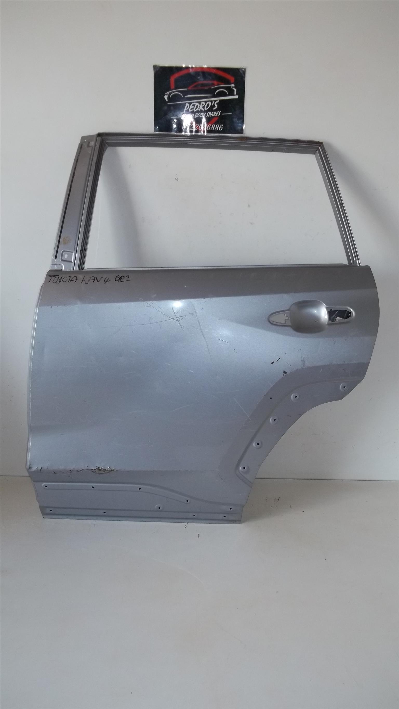 パーツ GRAY Used Toyota Rav 4 left rear door for sale in Gauteng | Auto Mart