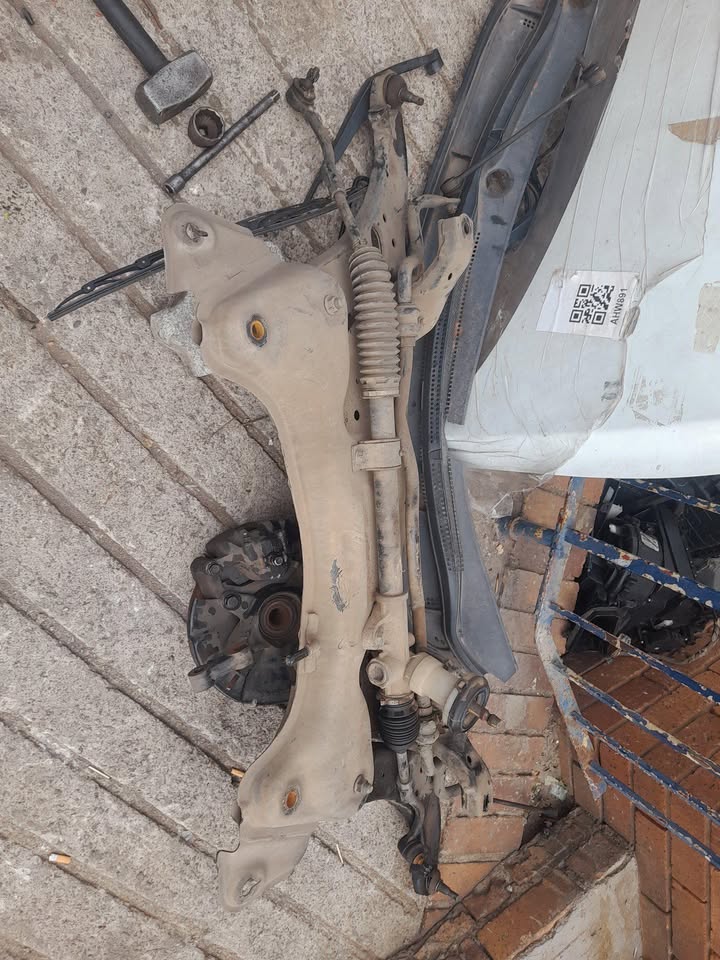 HYUNDAI ACCENT SUB FRAME AVAILABLE - Private Seller HYUNDAI ACCENT SUB FRAME AVAILABLE - Private Seller