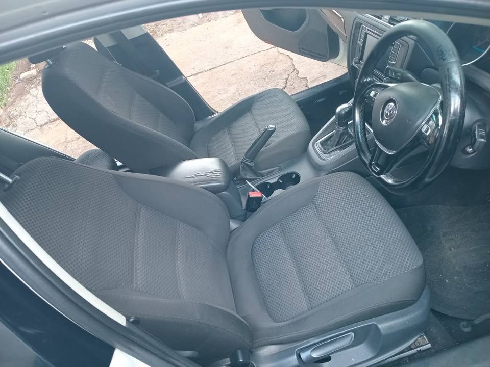 2017 VW Jetta 6 1.4TSi Automatic white color  Sunroof