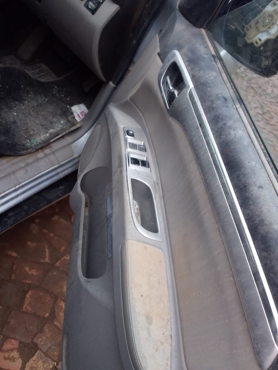 Used Mitsubishi Pajero Sport Window Switches for sale - Private Seller
