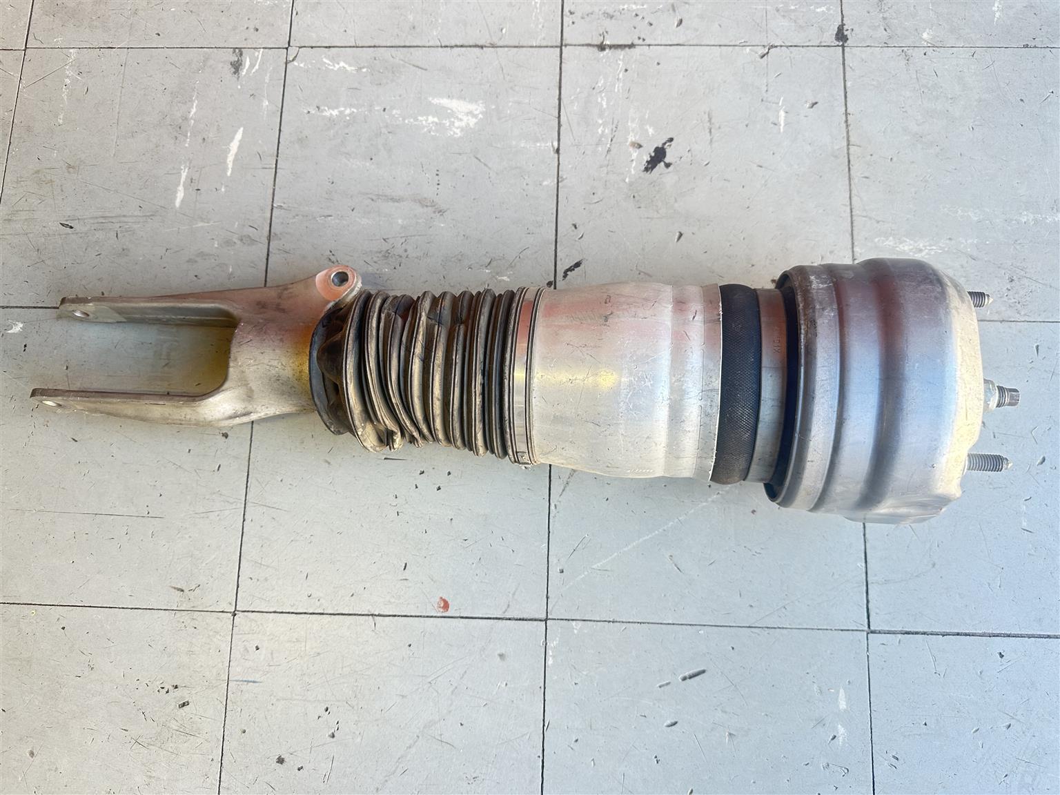 Porsche Panamera Left Front Shock Absober - Private Seller