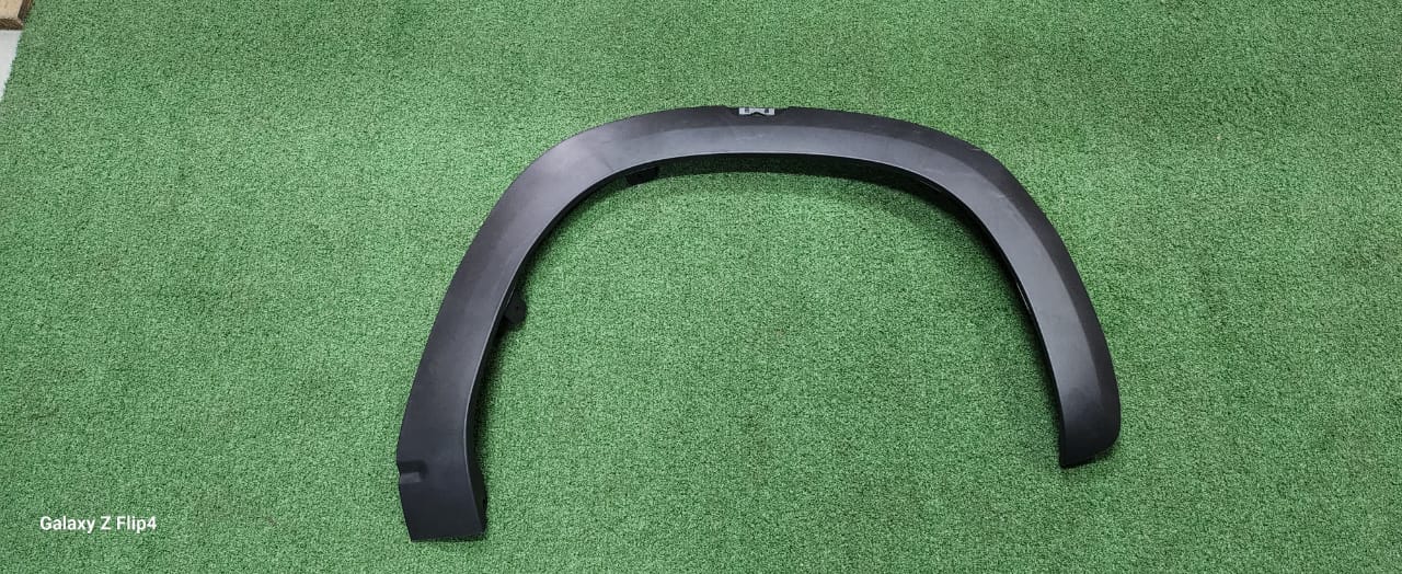FRONT WHEEL ARCHES FOR RENAULT KWID - Private Seller FRONT WHEEL ARCHES FOR RENAULT KWID - Private Seller