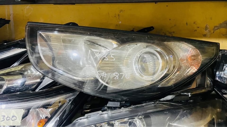Hyundai ix35 headlight - Private Seller Hyundai ix35 headlight - Private Seller