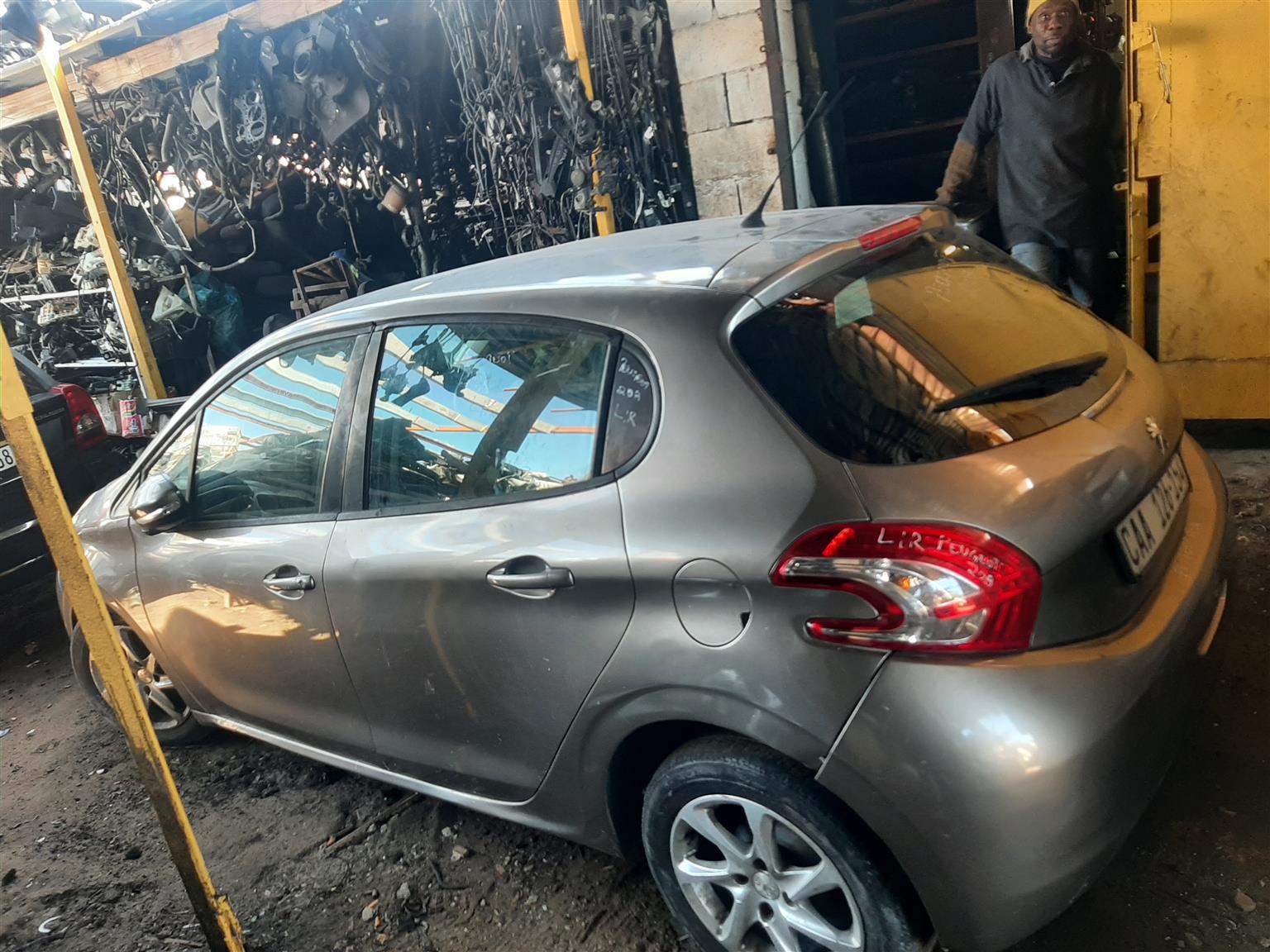 Peugeot 208 car parts - Private Seller