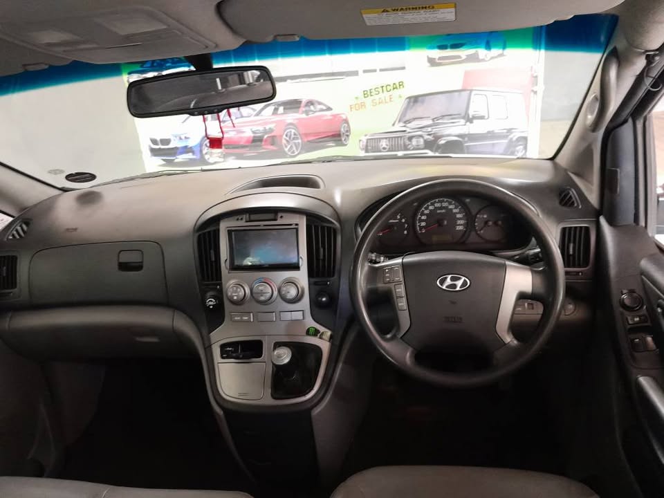 2013 HYUNDAI H1 2.5 MANUAL