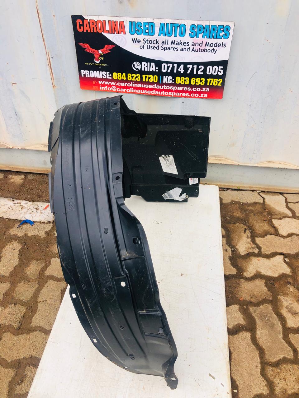 Toyota Hilux legend Rs right side fender liner (2020) - Private Seller Toyota Hilux legend Rs right side fender liner (2020) - Private Seller