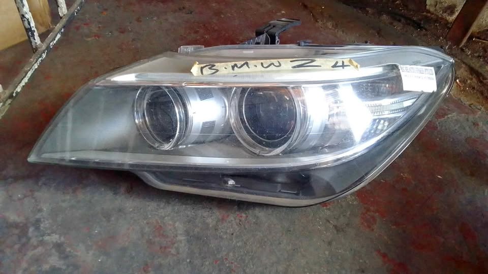 BMW Z4 headlight - Private Seller BMW Z4 headlight - Private Seller