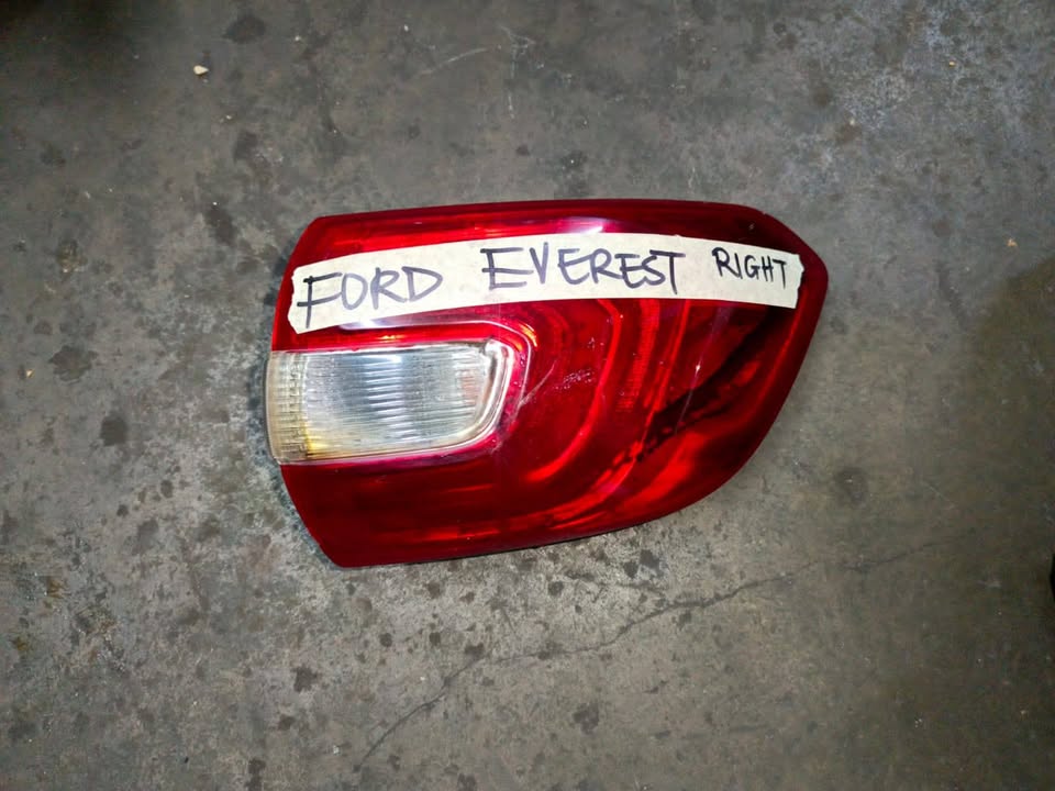 Ford Everest Right Taillight - Private Seller Ford Everest Right Taillight - Private Seller