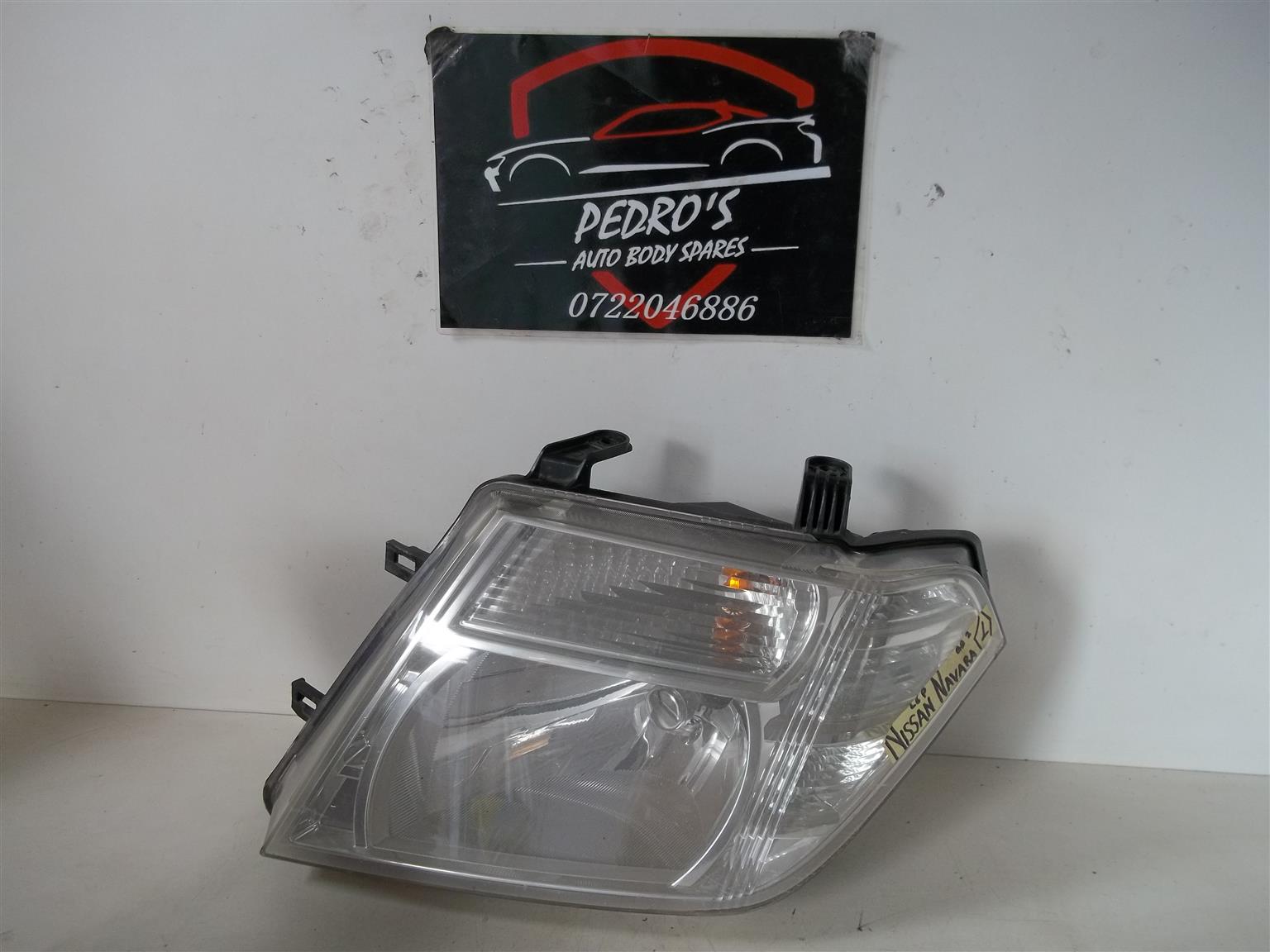 Nissan Navara D40 '05-'15 left headlight - Private Seller Nissan Navara D40 '05-'15 left headlight - Private Seller