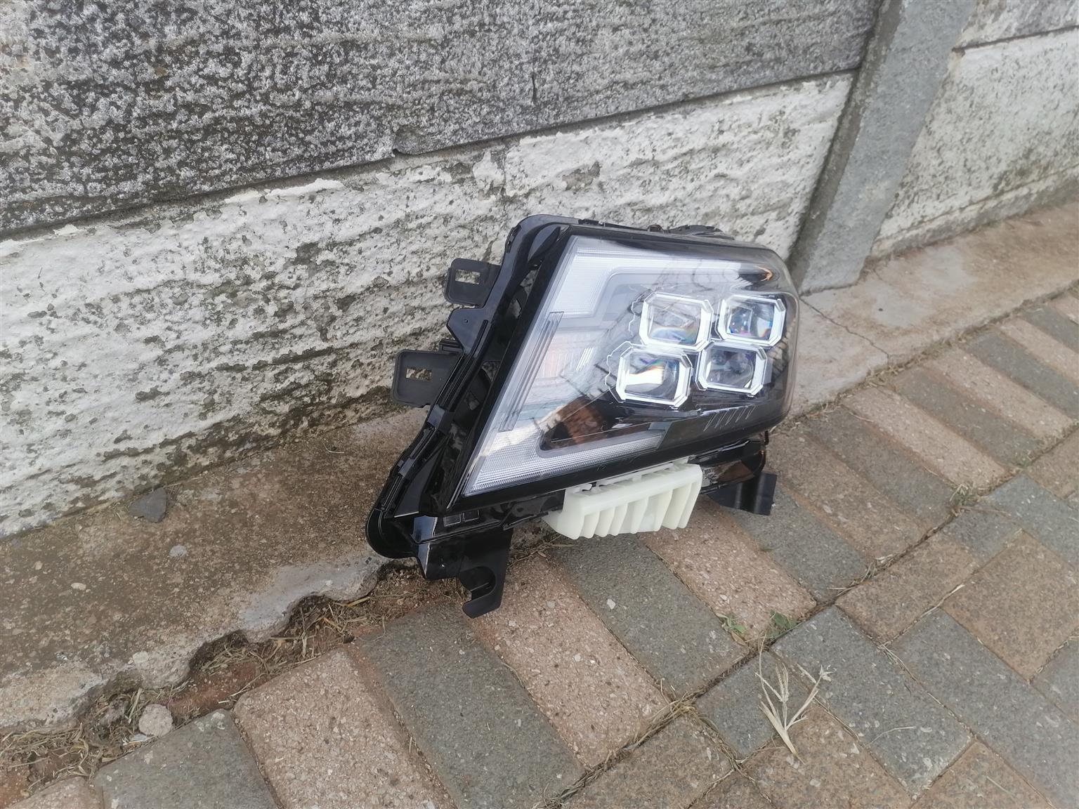 nissan navara headlight - Private Seller