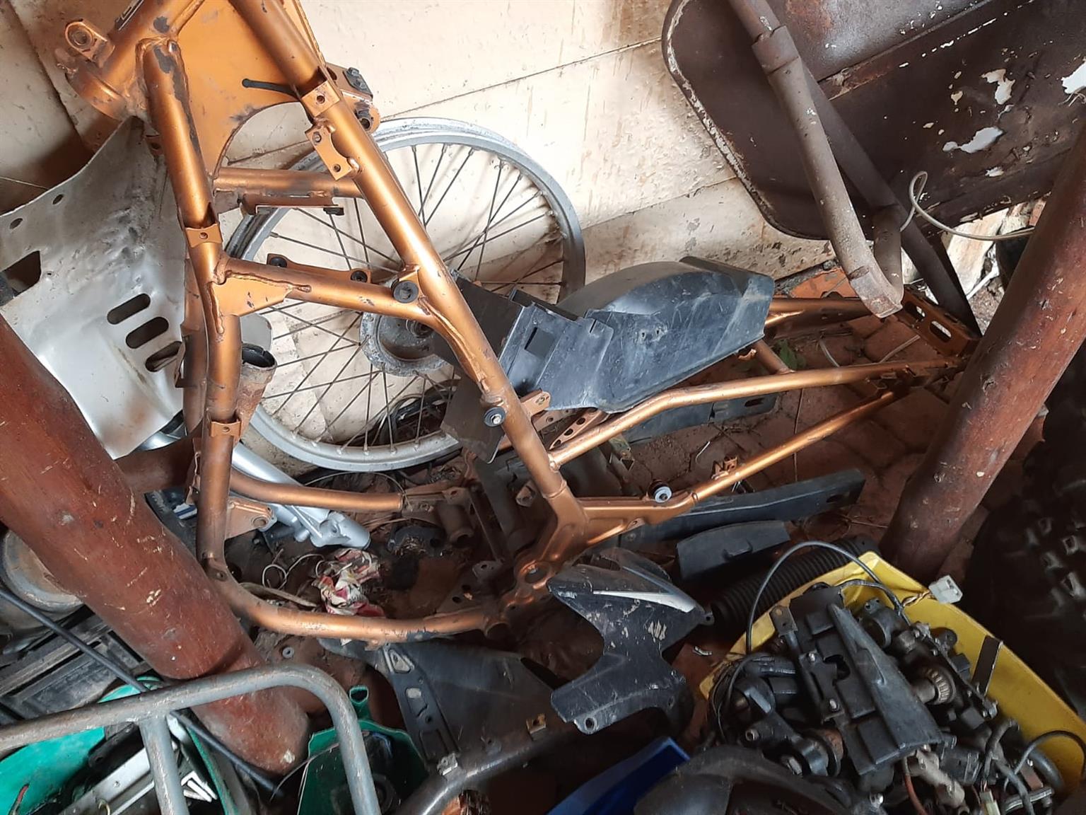 Kawasaki KLE 500 Spares. (2006).