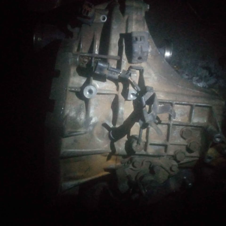 Kia pincato 2013 to 2015 maunal gear box - Private Seller Kia pincato 2013 to 2015 maunal gear box - Private Seller