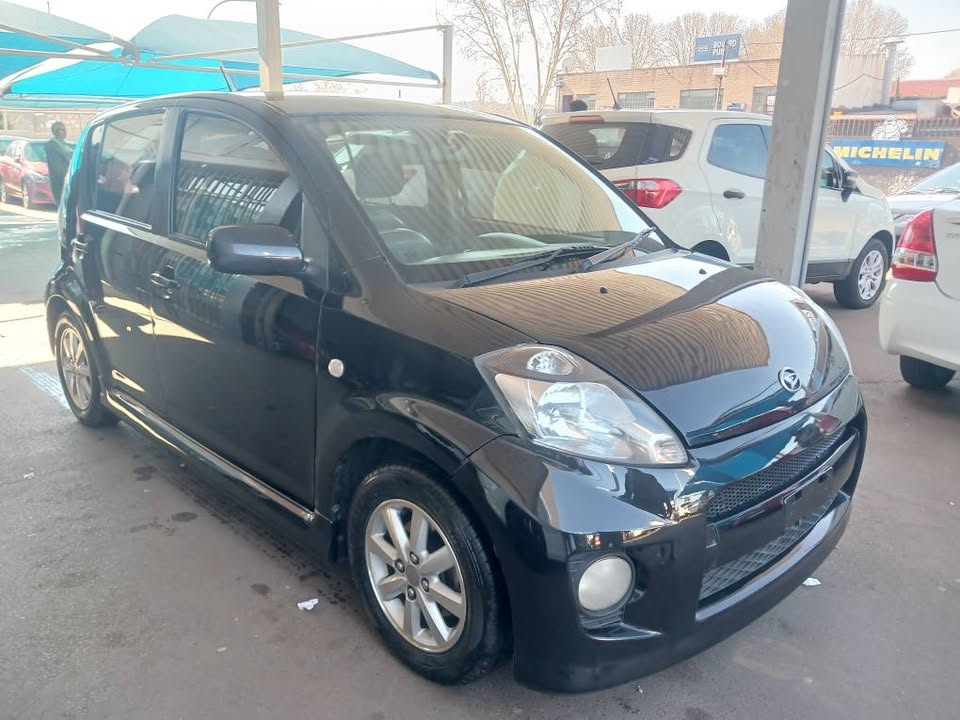 2010 DAHATSU SIRION 1.3 SPORT Transmission: Manual Mileage: Fueltype: Petrol Black