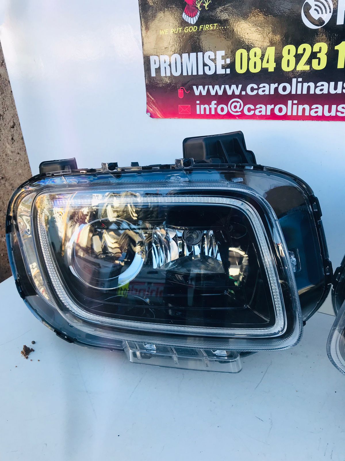 Hyundai venue left and right LED xenon headlights - Private Seller Hyundai venue left and right LED xenon headlights - Private Seller