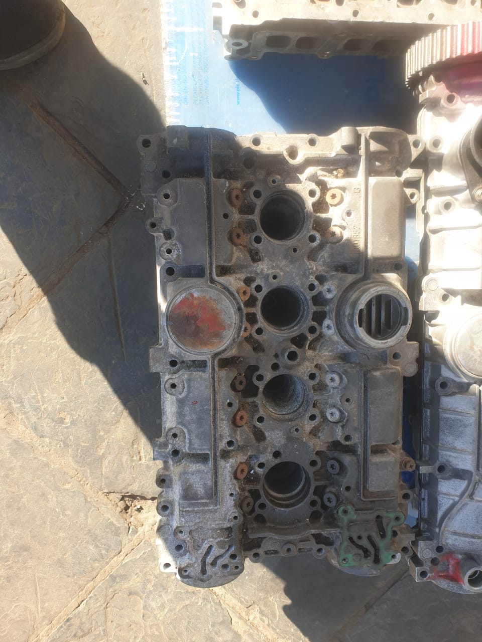 SELLING VOLVO CYLINDER HEADS BOTHE PETROL AND DIESEL - Private Seller