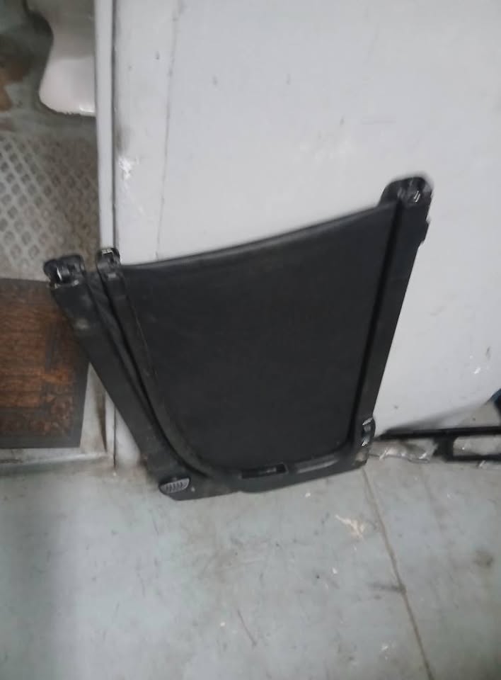 Bmw m4 convertible wind reflector - Private Seller Bmw m4 convertible wind reflector - Private Seller