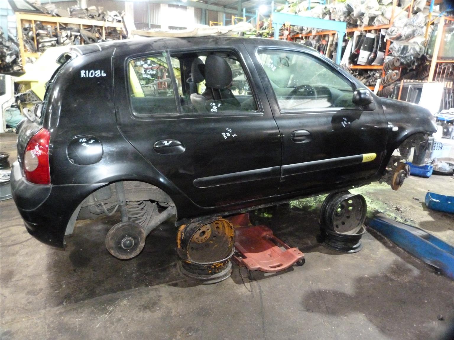 Renault Clio || 1.2 16V Sport Manual - 2003 - Private Seller Renault Clio || 1.2 16V Sport Manual - 2003 - Private Seller