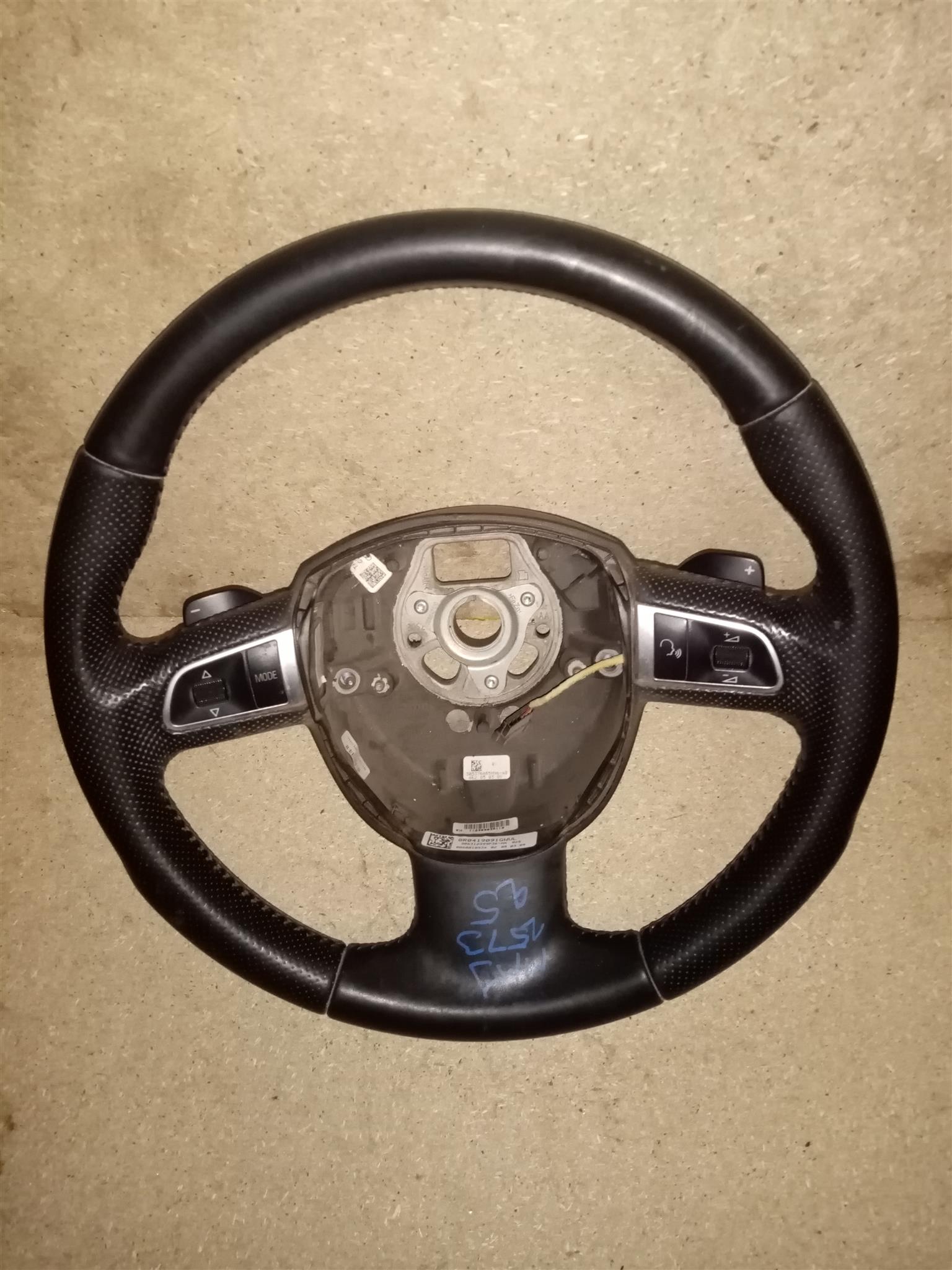 Audi Q5 2.0 Quattro steering wheel for sale used - Private Seller Audi Q5 2.0 Quattro steering wheel for sale used - Private Seller