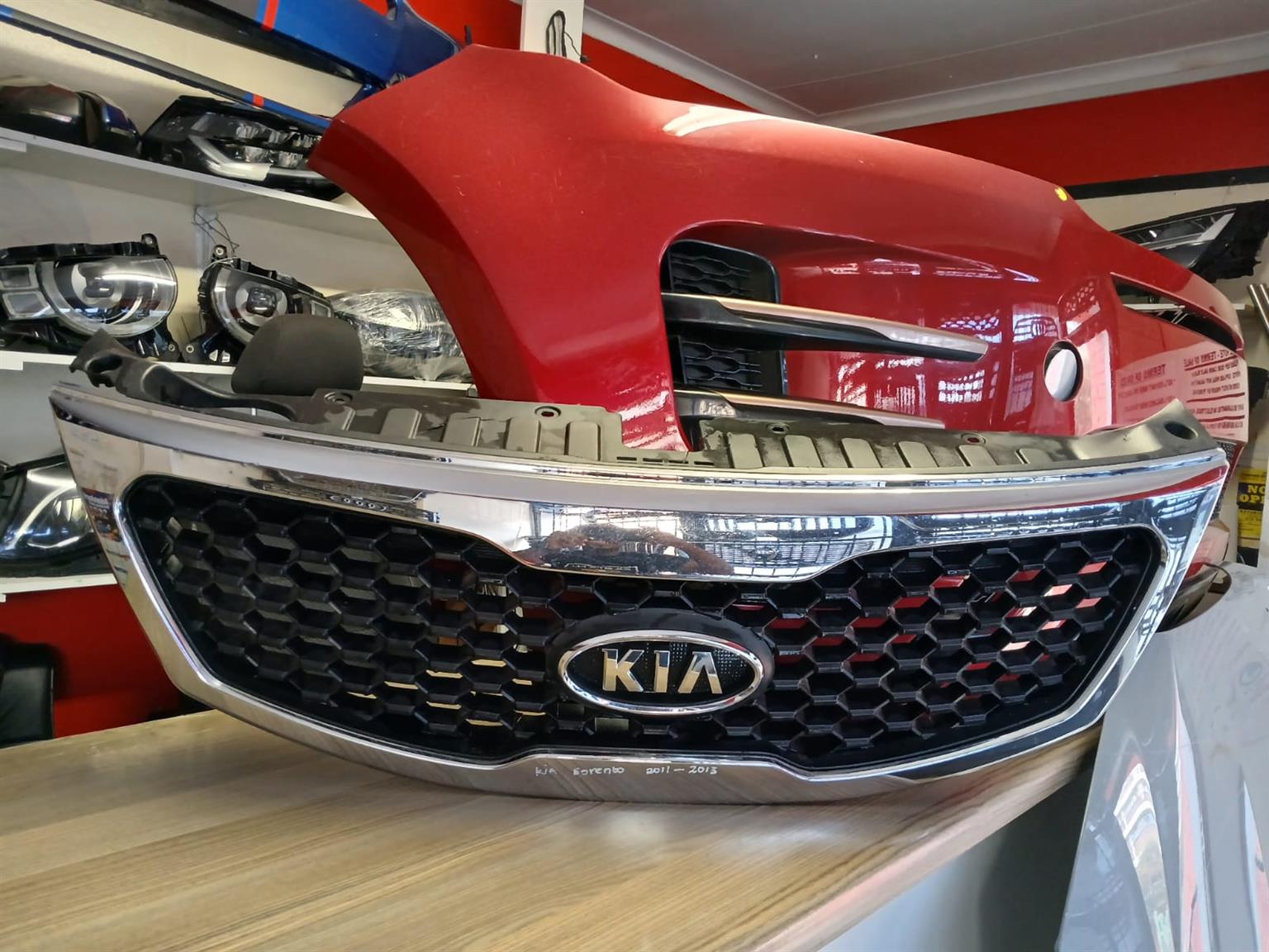 2012 KIA SORENTO GRILL IN GOOD CONDITION FOR SALE - Private Seller
