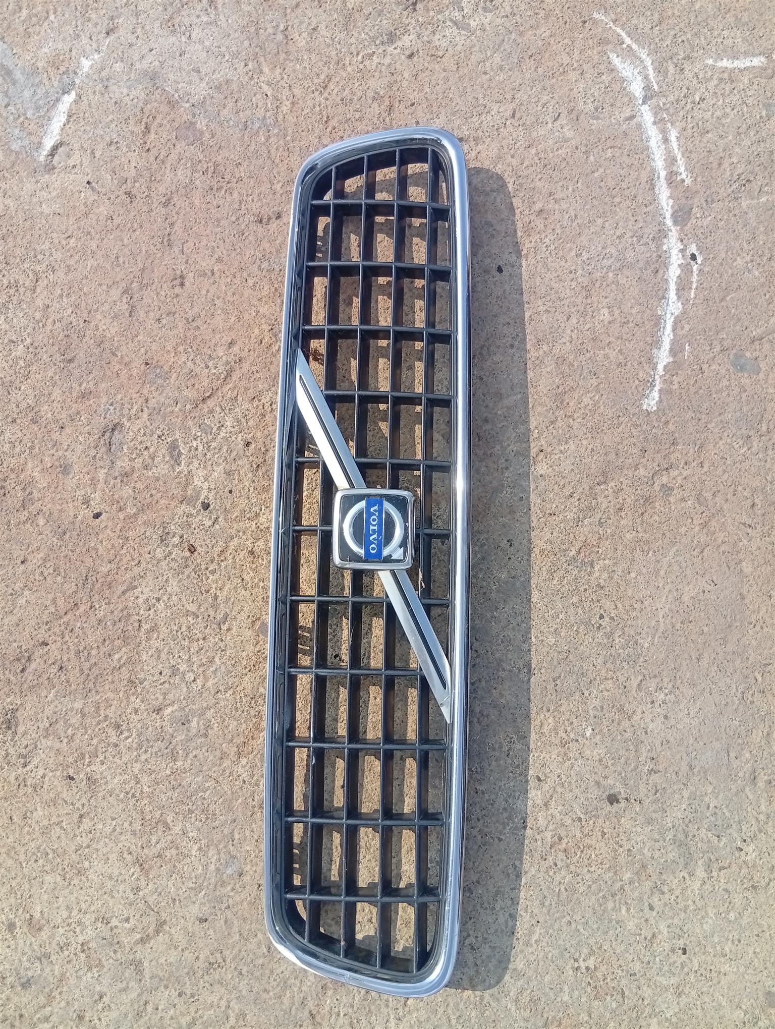 2005-2011 Volvo S40 front grille grill for sale - Private Seller 2005-2011 Volvo S40 front grille grill for sale - Private Seller
