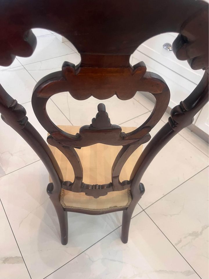 Very rare find: Antique carved chair Very rare find: Antique carved chair