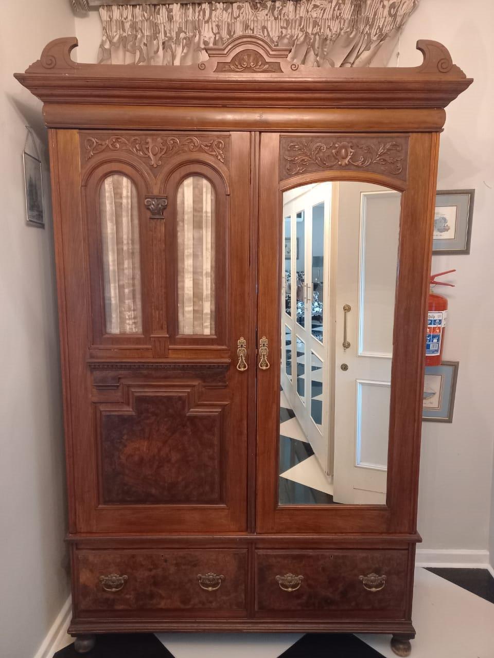 Edwardian  burr wallnut wardrobe Show stopper par excellance!! Edwardian  burr wallnut wardrobe Show stopper par excellance!!