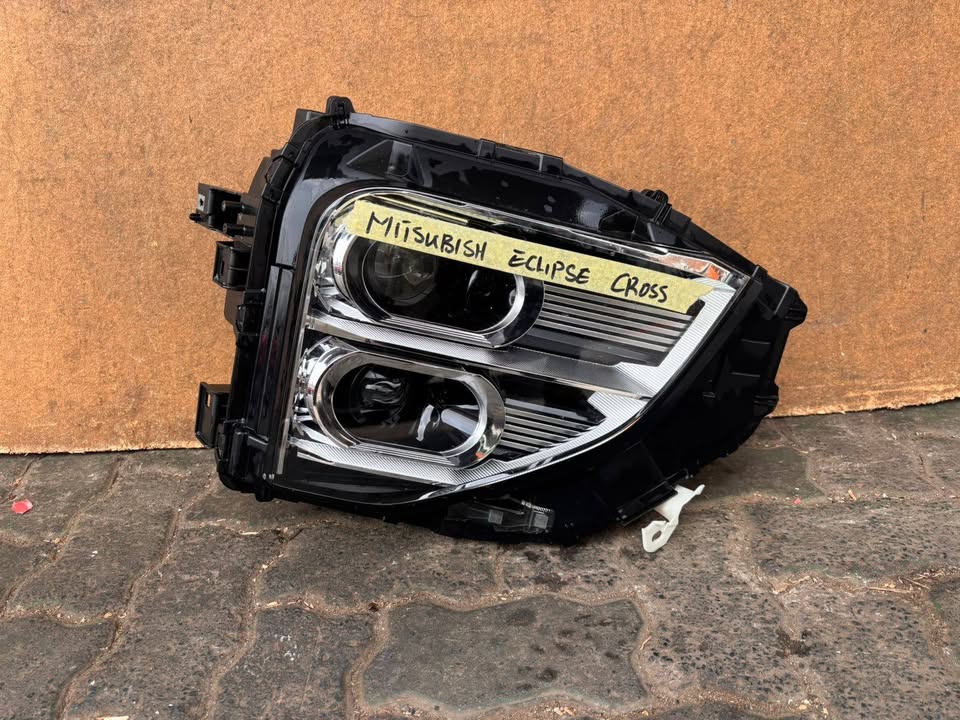 Mitsubishi Eclipse cross Headlight - Private Seller Mitsubishi Eclipse cross Headlight - Private Seller