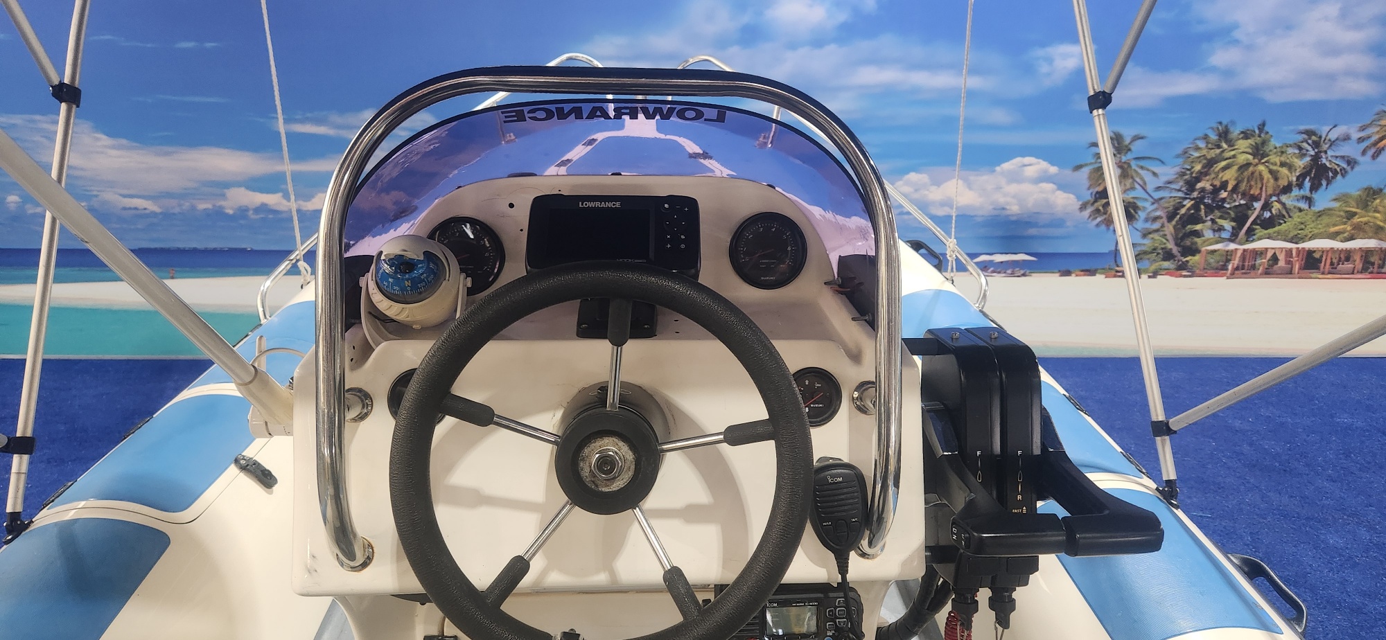 UNIQUE 575 RTB ON TRAILER 2 X 50 HP SUZUKI 4 STROKES