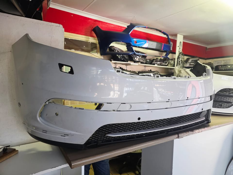 2020 RANGE ROVER VELAR FRONT BUMPER - Private Seller
