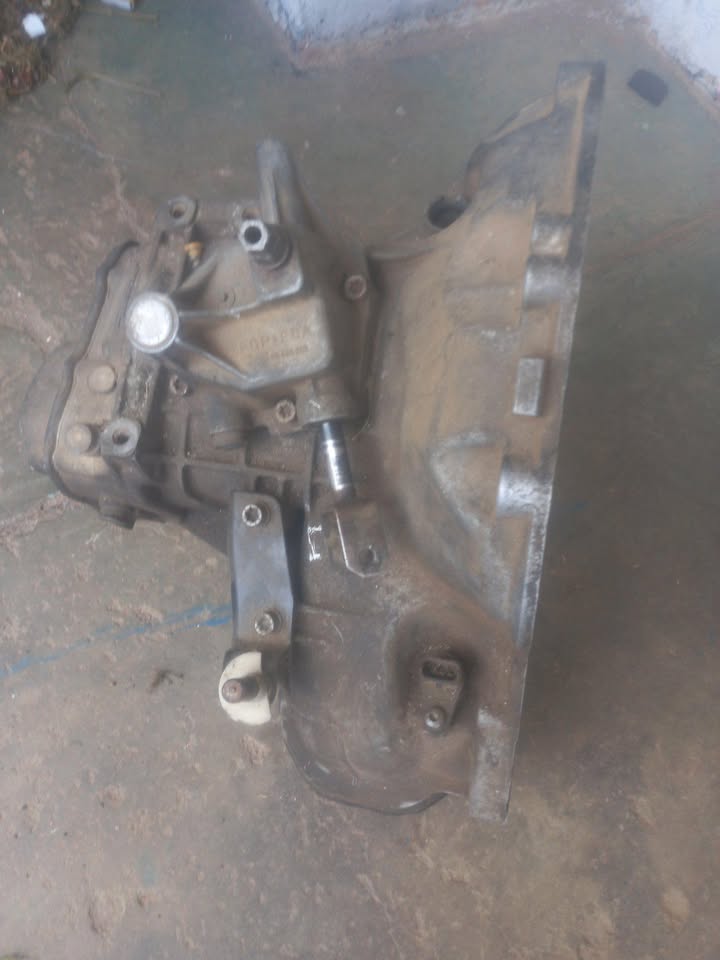 Opel Corsa B 5 speed gearbox - Private Seller Opel Corsa B 5 speed gearbox - Private Seller