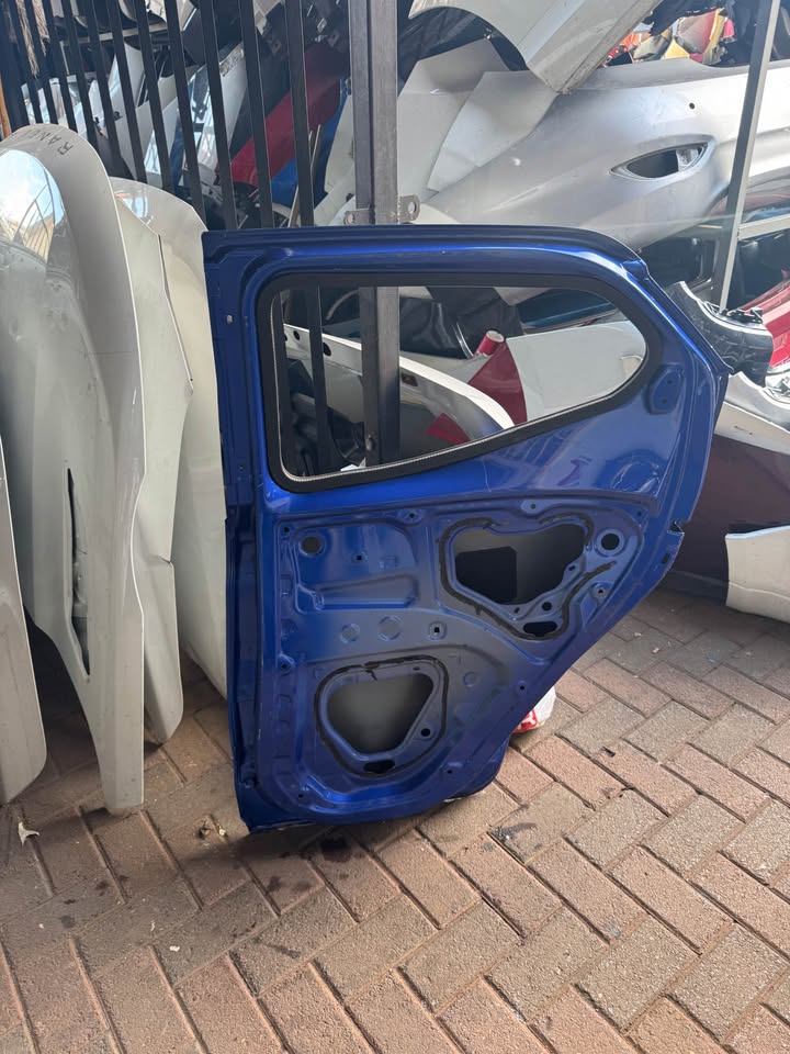 Toyota Aygo Right Rear Back Door - Private Seller Toyota Aygo Right Rear Back Door - Private Seller