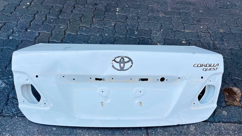 Toyota Corolla Quest bootlid - Private Seller Toyota Corolla Quest bootlid - Private Seller