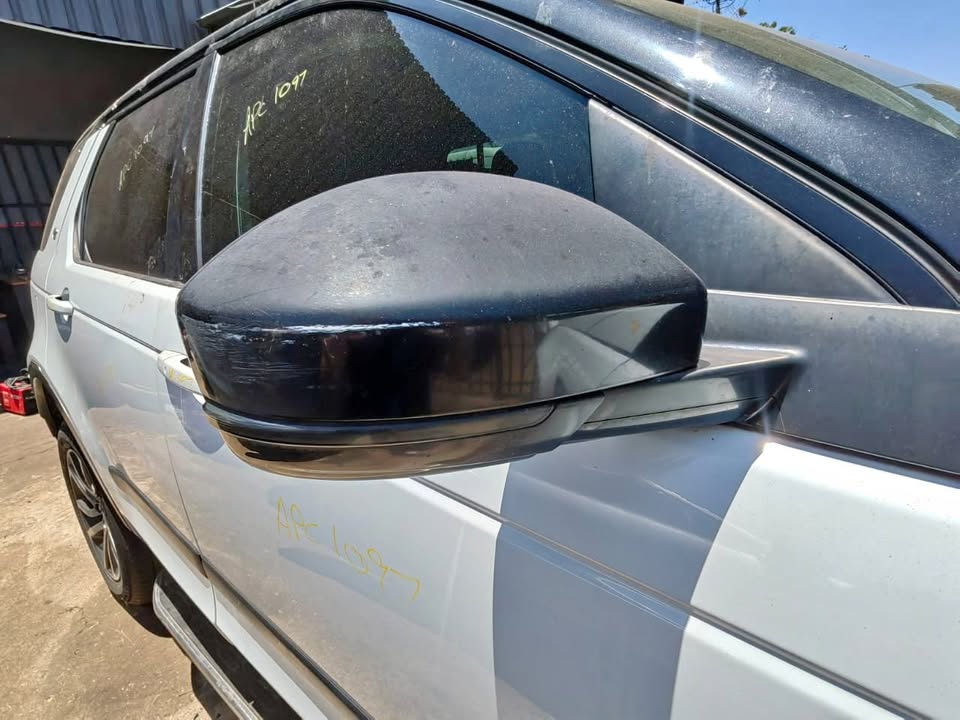 Land Rover Discovery Sport HSE 2015 door mirror for sale – used - Private Seller Land Rover Discovery Sport HSE 2015 door mirror for sale – used - Private Seller
