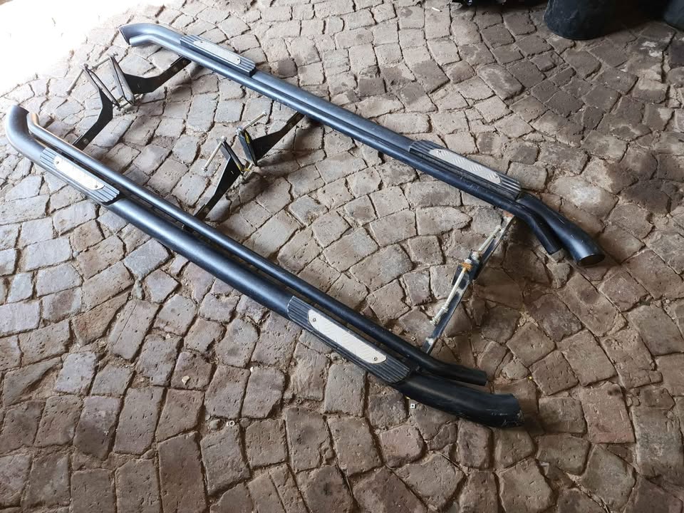 Nissan Hardbody NP300 Sidesteps - Private Seller