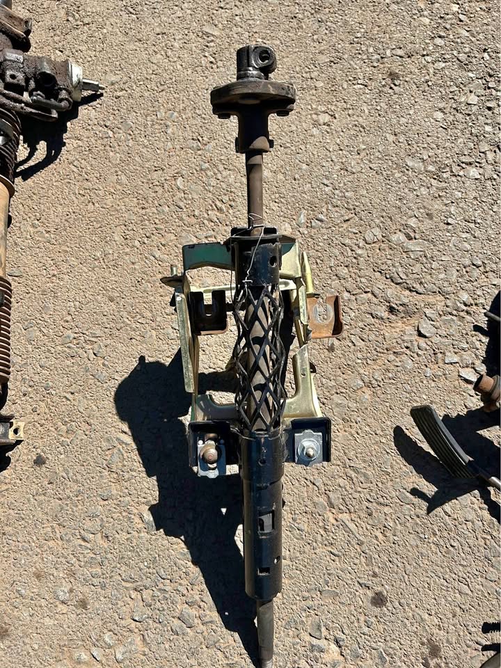 Opel Astra F Hatchback Steering Column Now Available Call or WhatsApp - Private Seller