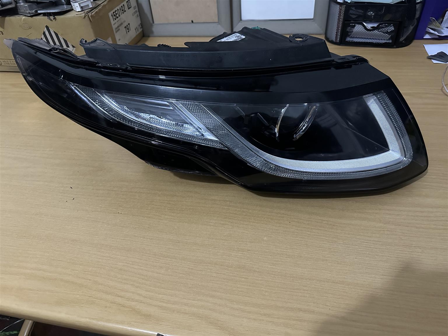 2018 Range Rover Evoque Headlight - Private Seller 2018 Range Rover Evoque Headlight - Private Seller