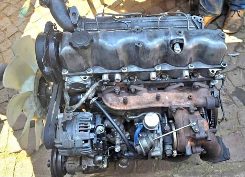Ford ranger Wl 2.5 complete engine for sale my number WhatsApp or cell