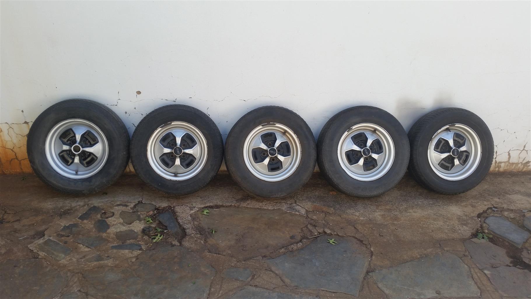 Original Fiat 131 wheel rims in good condition - Private Seller