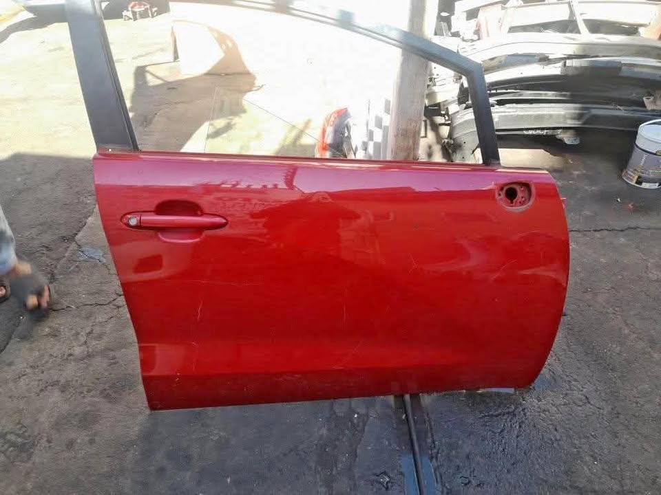 KIA RIO RIGHT FRONT DOOR - Private Seller KIA RIO RIGHT FRONT DOOR - Private Seller