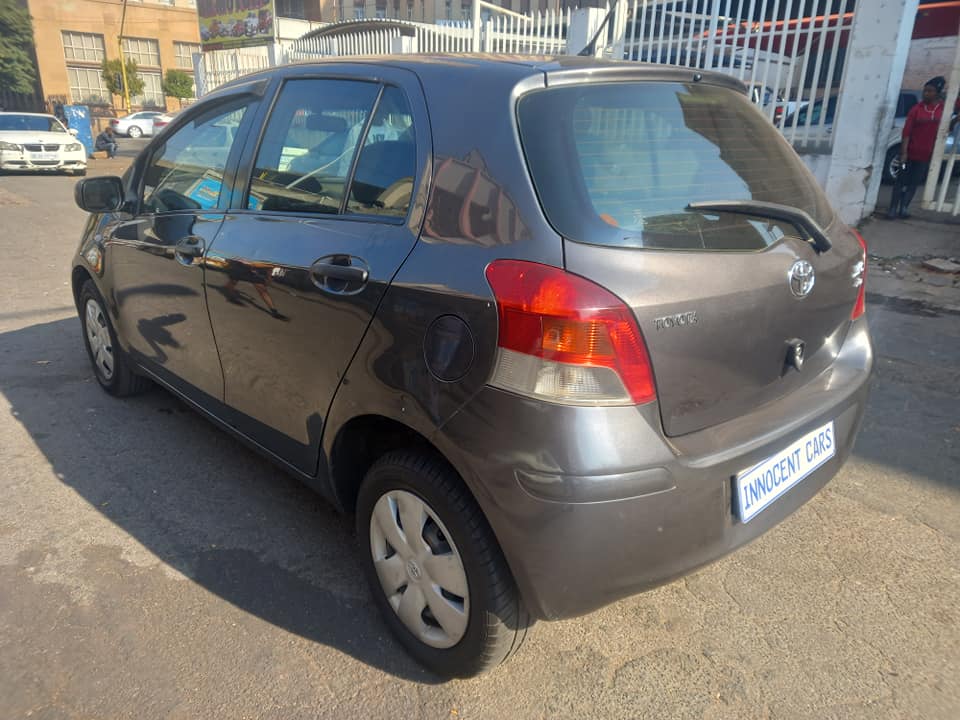 2011 TOYOTA YARIS 1.3 T PETROL, MANUAL, GREY COLOR, MILEAGE