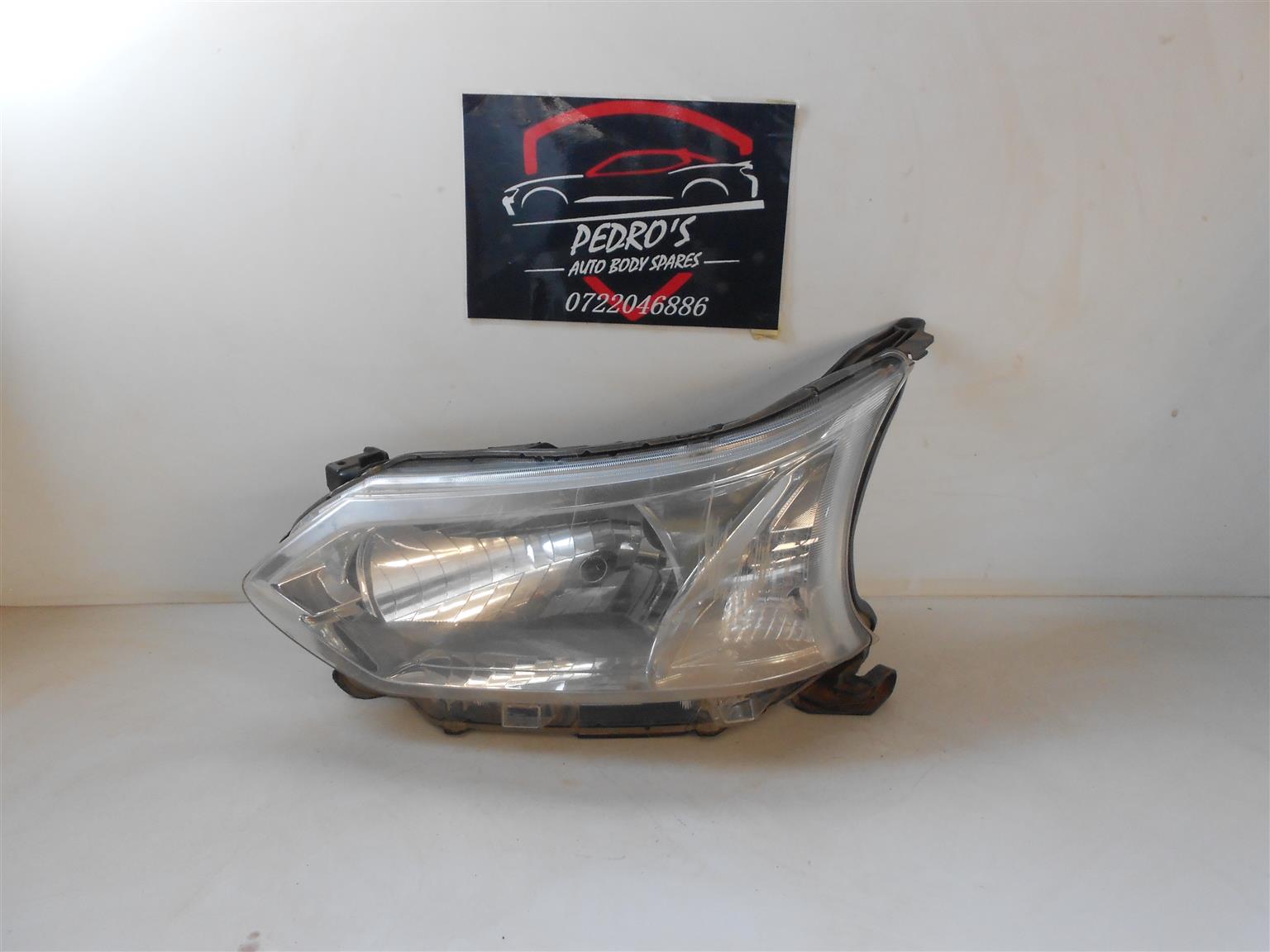 Toyota Avanza Headlight
