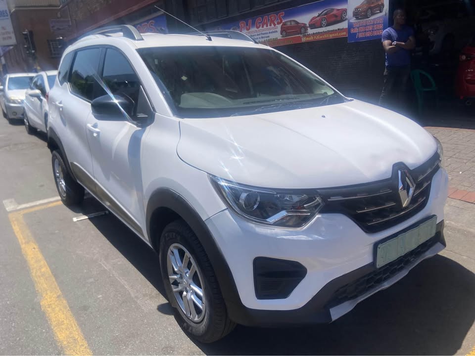 2024 Renault Triber 8000km