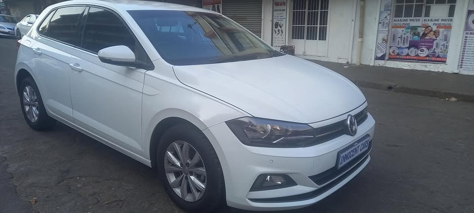 2018 VW POLO 8Tsi  1.0 ENGINE, AUTOMATIC TRANSMISSION, WHITE COLOUR, 59000KM USED