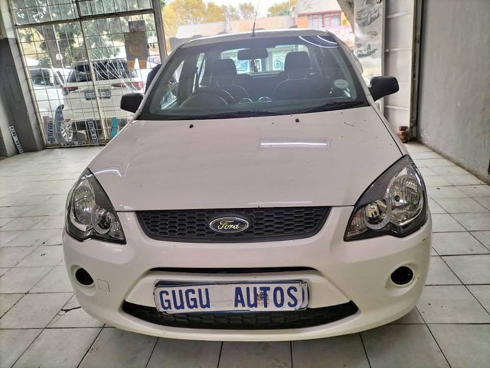 2015 FORD IKON 1.4 SEDAN MANUAL,  PETROL   WHITE COLOUR