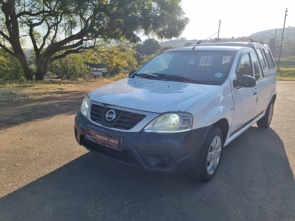 Nissan Np200 1.6i aircon spec