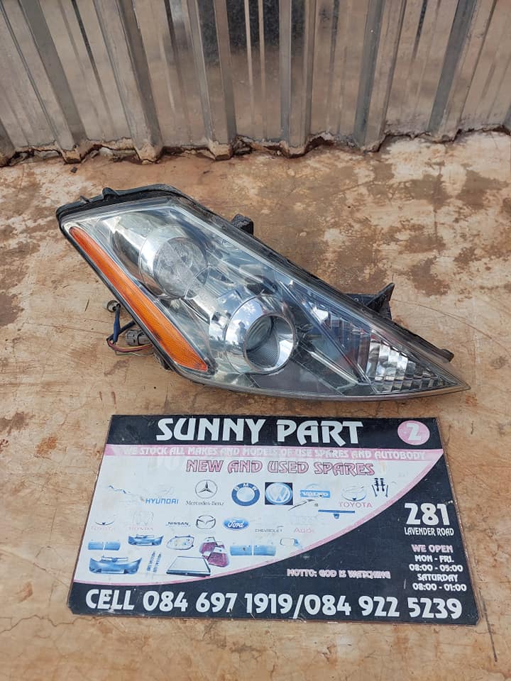 Lexus 250 Headlight - Private Seller Lexus 250 Headlight - Private Seller