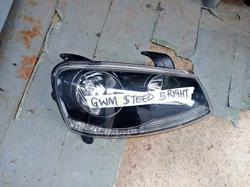 GWM STEED 5 Headlight RIGHT SIDE - Private Seller GWM STEED 5 Headlight RIGHT SIDE - Private Seller