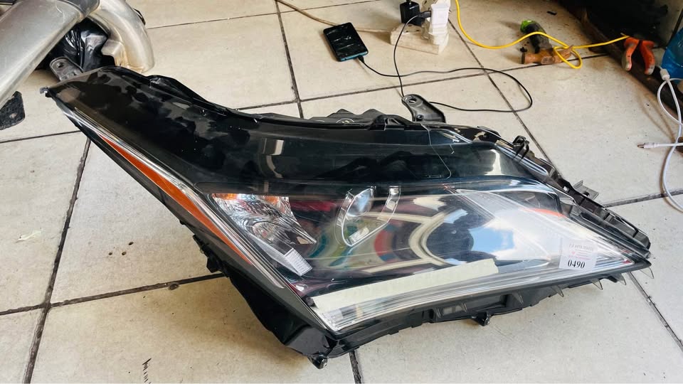 Lexus RX350/ RX450h Headlight 2016/19 - Private Seller Lexus RX350/ RX450h Headlight 2016/19 - Private Seller