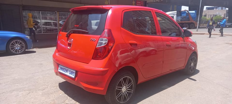 2012 HYUNDAI i10 1.2 Petrol Manual,  Red Color. MILEAGE 70000km. Contact Inno