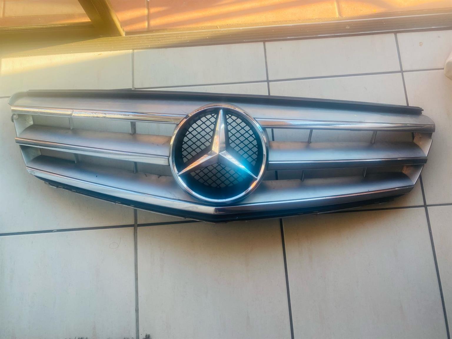 Mercedes Benz w204 front grill for sale - Private Seller Mercedes Benz w204 front grill for sale - Private Seller